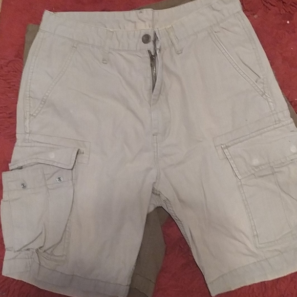 Assorted Levi Strauss Cargo Shorts - Picture 2 of 4